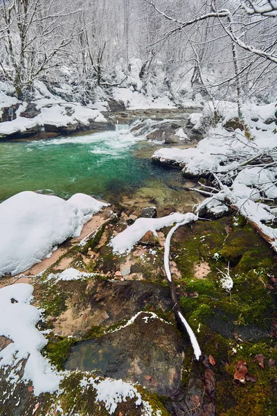 Fiume Con Acque Azzurre Inverno — Foto Stock