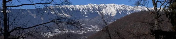 Landscape Mountains Range Capped Snow — Stock Photo, Image