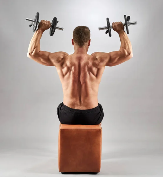 Fitness Model Working Out Weights Gray Background — Stock Photo, Image
