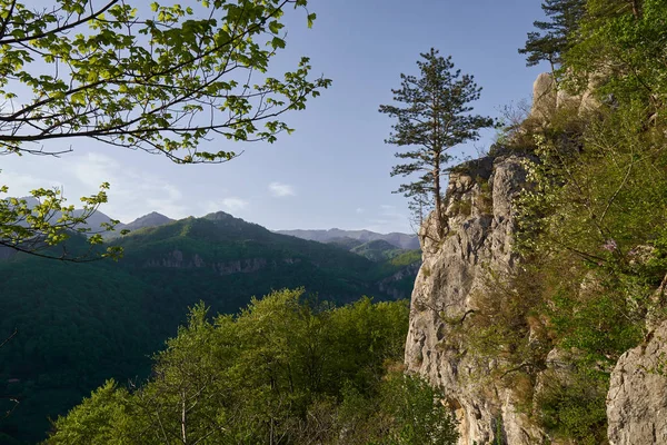 Horská Krajina Kamenité Stezce Jaro — Stock fotografie