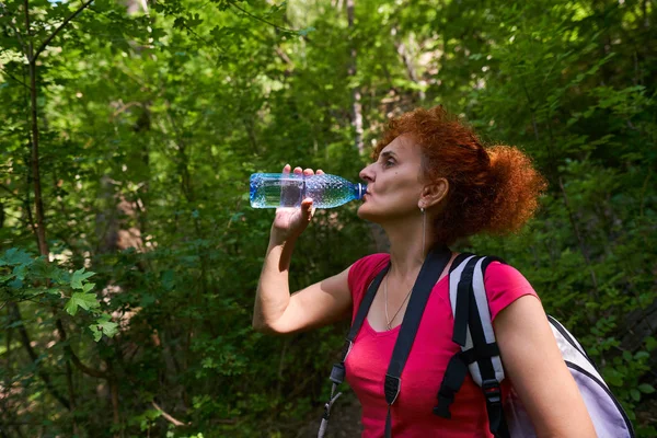 Active Woman Backpack Drinking Water Long Hike — Stock Photo, Image