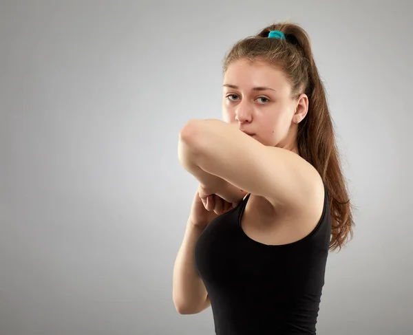 Feminino Lutador Knuckle Nua Fundo Cinza — Fotografia de Stock