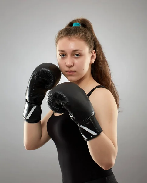 Kickboxing Lutador Feminino Estúdio Tiro — Fotografia de Stock