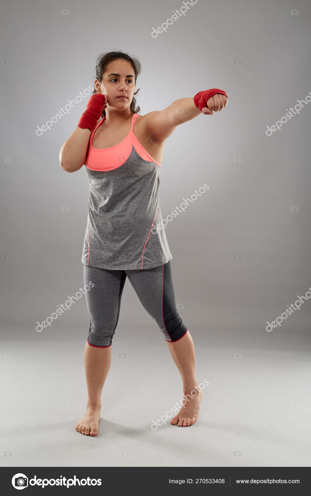 Jovem Lutadora Kickboxing Feminina Envoltórios Mão Descalça — Foto