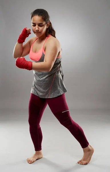 Young Kickboxing Female Fighter Hand Wraps Barefoot — ストック写真