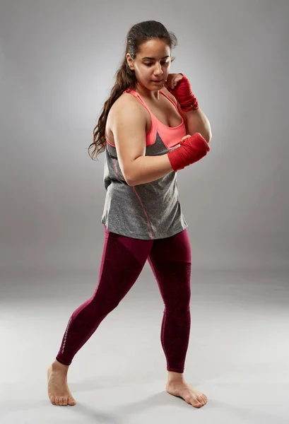 Young Kickboxing Female Fighter Hand Wraps Barefoot — ストック写真