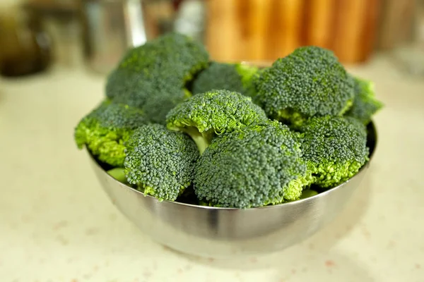 Gäng Färsk Broccoli Skål — Stockfoto