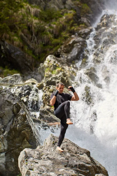 Muay Thai Kickboxer Training Shadow Boxing Strong Waterfall — Stock Photo, Image