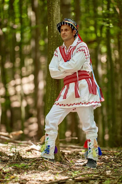 Portret Van Een Roemeense Man Traditionele Kostuum Outdoor — Stockfoto