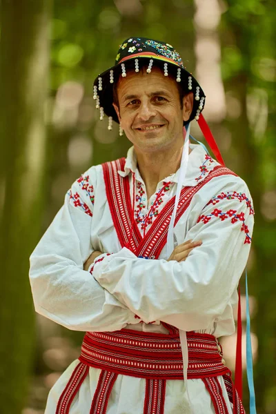 Портрет Румына Традиционном Костюме Открытым Небом — стоковое фото