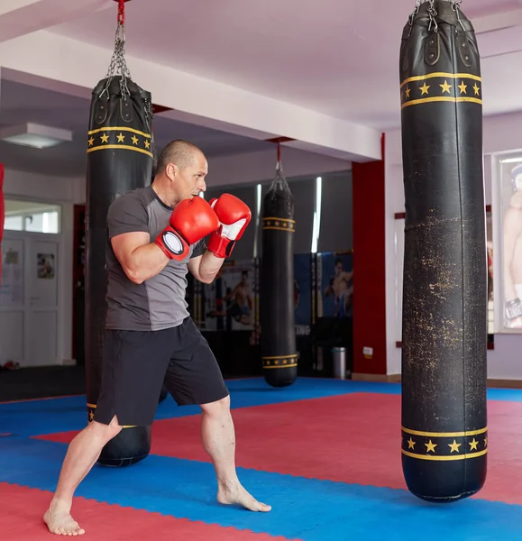 Boxer Training Heavy Bag Gym — Stock Photo, Image