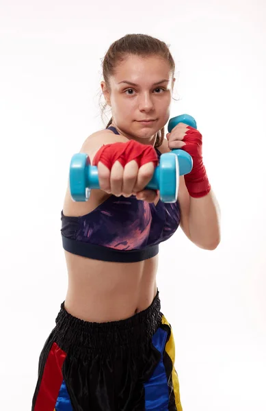 Chica Joven Kickboxing Entrenamiento Combate Aislado Sobre Fondo Blanco —  Fotos de Stock