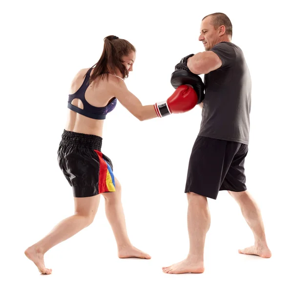 Menina Lutador Kickboxing Bater Luvas Com Seu Treinador Isolado Fundo — Fotografia de Stock