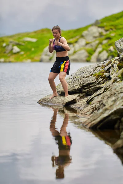 Kickboxer Girl Training Lake Mountains Daytime — Stock Photo, Image