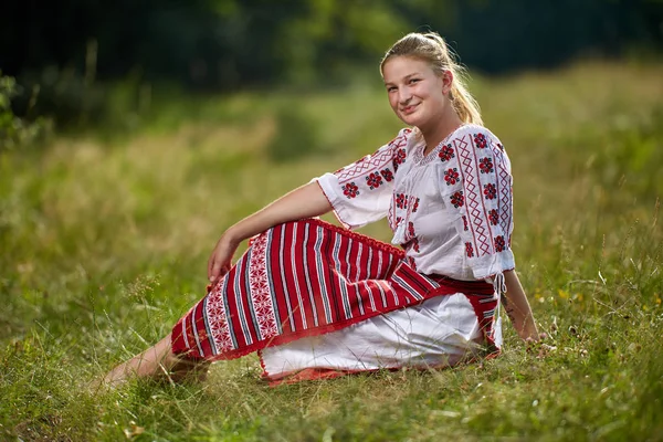 Portrait Romanian Girl Traditional Costume Oak Forest — Stock Photo, Image