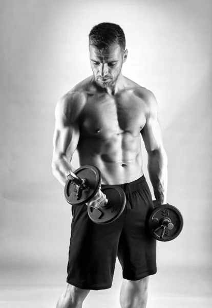 Fitness Model Working Out Weights Gray Background — Stock Photo, Image