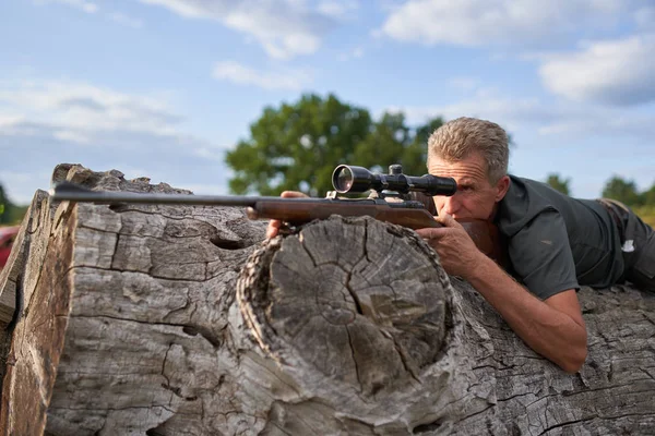 Hunter Rifle Forest — Stock Photo, Image