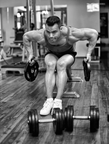 Athletic Young Man Working Dumbbells Modern Gym — Stock Photo, Image