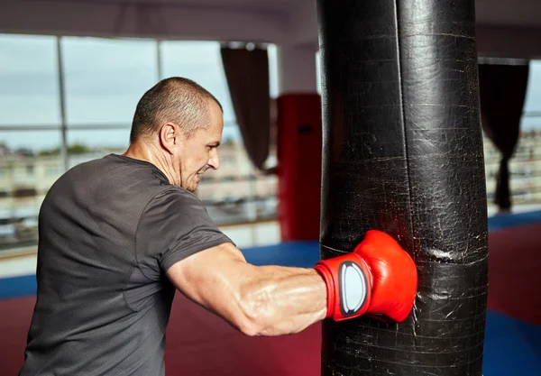 Boxer Travaillant Avec Sac Lourd — Photo