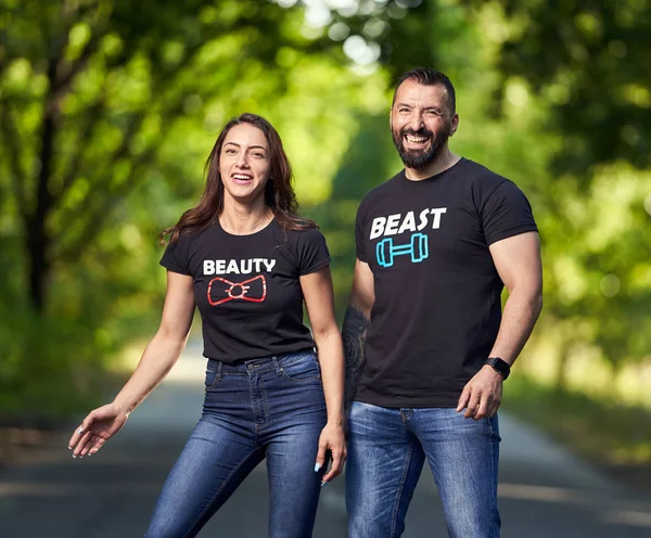 Outdoor Portrait Happy Hispanic Couple Summer Evening — Stock Photo, Image