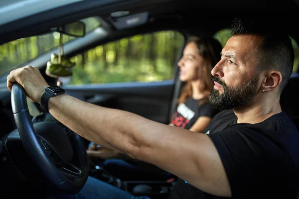 Happy Couple New Modern Car — Stock Photo, Image