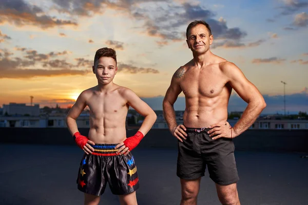 Young Fighter Coach Posing Training Sunset — Stock Photo, Image