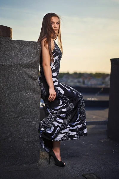 Young Beautiful Woman City Sunset — Stock Photo, Image