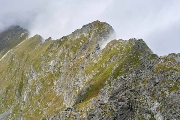 Yaz Sonunda Dağ Zirveleri Pitoresk Manzara — Stok fotoğraf