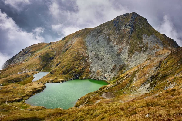 Lac Glaciaire Dans Les Montagnes Fin Été — Photo