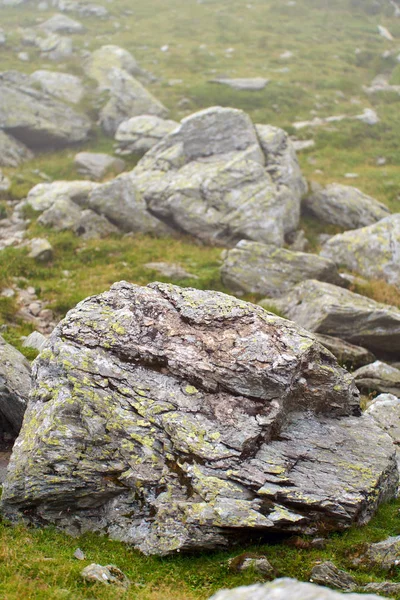 Enormes Formações Rochosas Uma Trilha Caminhada Nas Montanhas — Fotografia de Stock