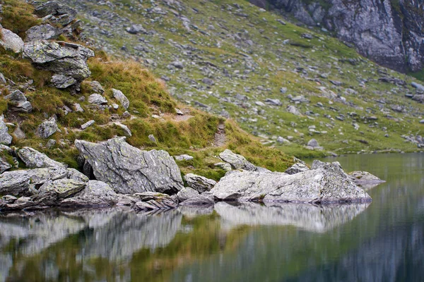 Landschaft Mit Gletschersee Nebel Zwischen Bergen — Stockfoto