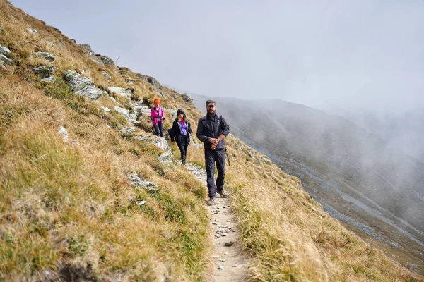 Group People Backpacks Hiking Mountain Trail — Stock Photo, Image