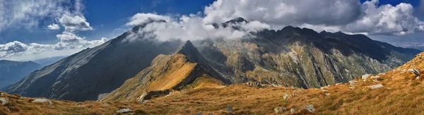 Panorama Horizontal Alta Resolução Dos Picos Montanha Roménia — Fotografia de Stock