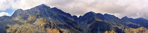 Panorama Horizontal Haute Résolution Des Sommets Montagneux Roumanie — Photo
