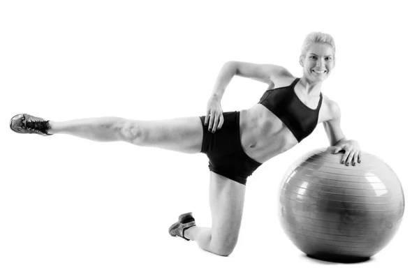 Chica Fitness Haciendo Estiramiento Con Pelota Gimnasio —  Fotos de Stock