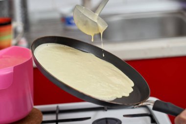 Evde amerikan krep hazırlanması Closeup, çeşitli çerçeveleme