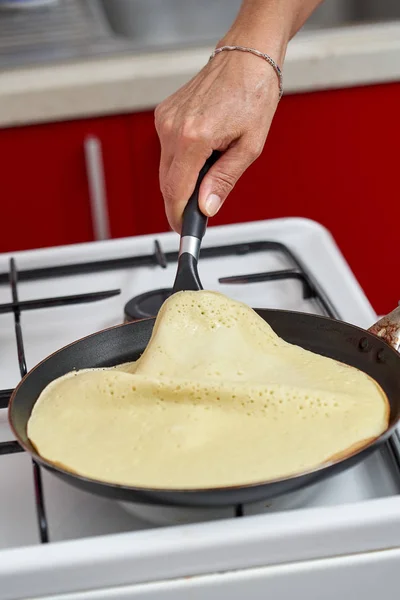 Close Van Het Bereiden Van Amerikaanse Pannenkoeken Thuis Diverse Framing — Stockfoto