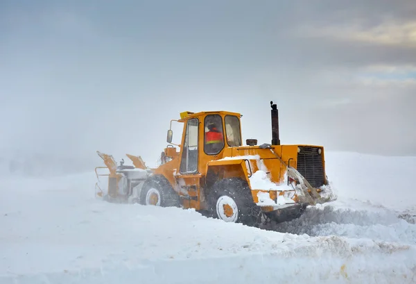 Soplador Nieve Tractor Grande Limpieza Las Carreteras Las Montañas — Foto de Stock