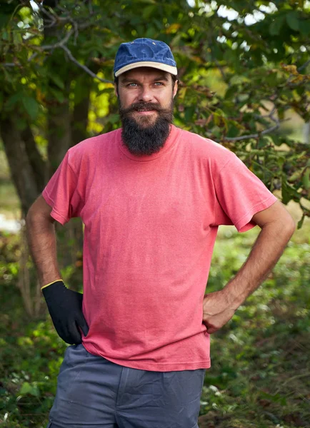 Jeune Agriculteur Dans Jardin Campagne — Photo