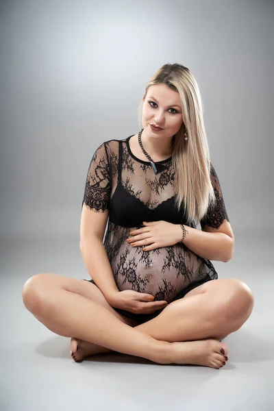 Studio Portrait Beauty Pregnant Woman Black Clothes Posing Grey Studio — Stock Photo, Image