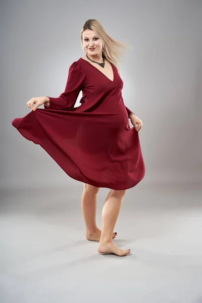 Studio Full Body Portrait Pregnant Woman Red Dress — Stock Photo, Image