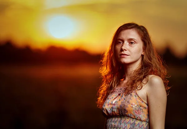 Portrait Beautiful Young Woman Retro Dress Sunset Golden Hour — Stock Photo, Image
