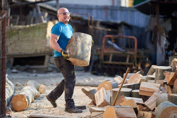 Strong Lumberjack Carrying Big Beech Log Split — Stock Photo, Image