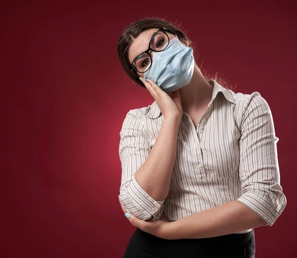 Businesswoman Protective Face Mask Expression Doubt — Stock Photo, Image