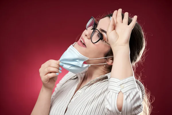 Overworked Exhausted Businesswoman Face Mask — Stock Photo, Image