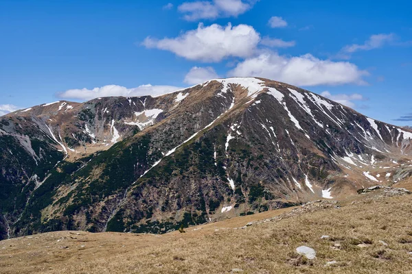 Krajina Horami Létě Stále Mají Skvrny Sněhu — Stock fotografie