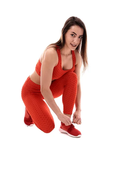 Jonge Atletische Vrouw Poseren Als Fitness Model Witte Achtergrond — Stockfoto