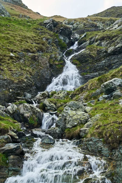 Landskap Med Ett Vackert Vattenfall Sommardag — Stockfoto