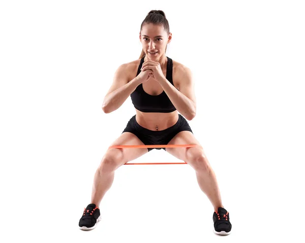 Mujer Atlética Haciendo Ejercicio Con Bandas Elásticas Aisladas Sobre Fondo — Foto de Stock