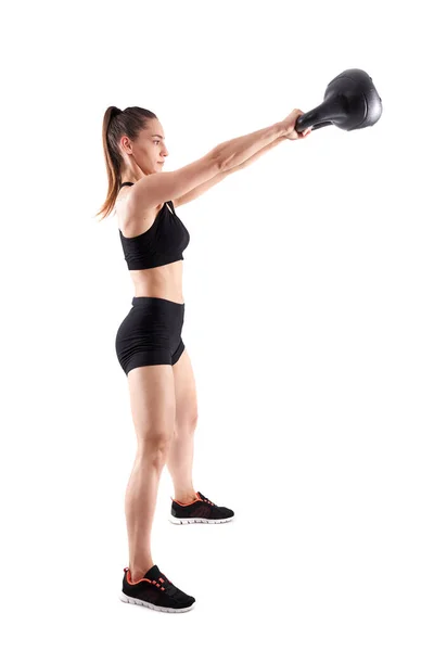 Jonge Atletische Vrouw Doet Workout Met Kettlebell Geïsoleerd Witte Achtergrond — Stockfoto